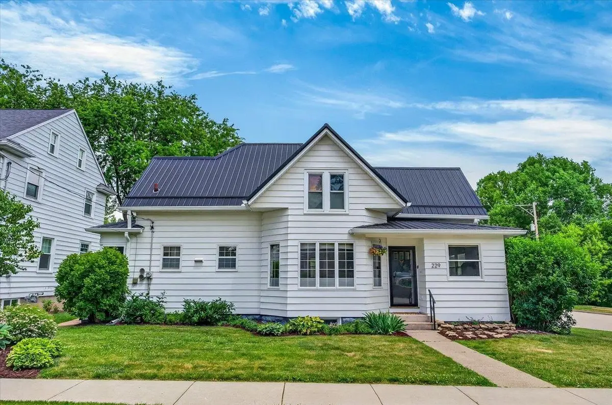 229 E Pearl Street, Belleville, WI 53508 - #1
