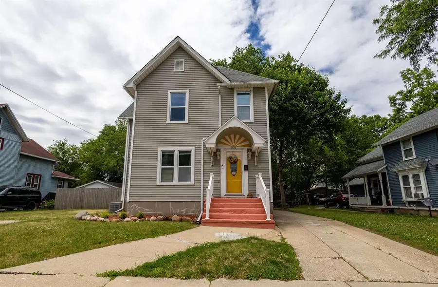 816 Bluff Street, Beloit, WI 53511 - #2