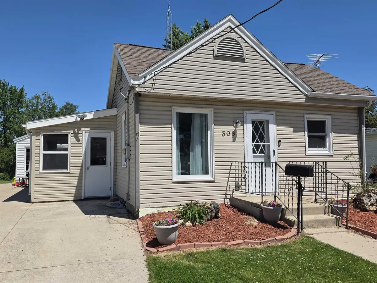 308 Taylor Street, Waupun, WI 53963 - #1