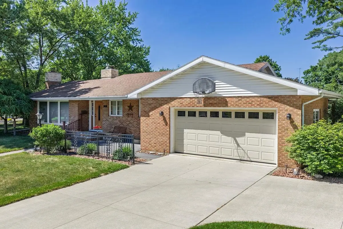 215 8th Street, Reedsburg, WI 53959 - #1
