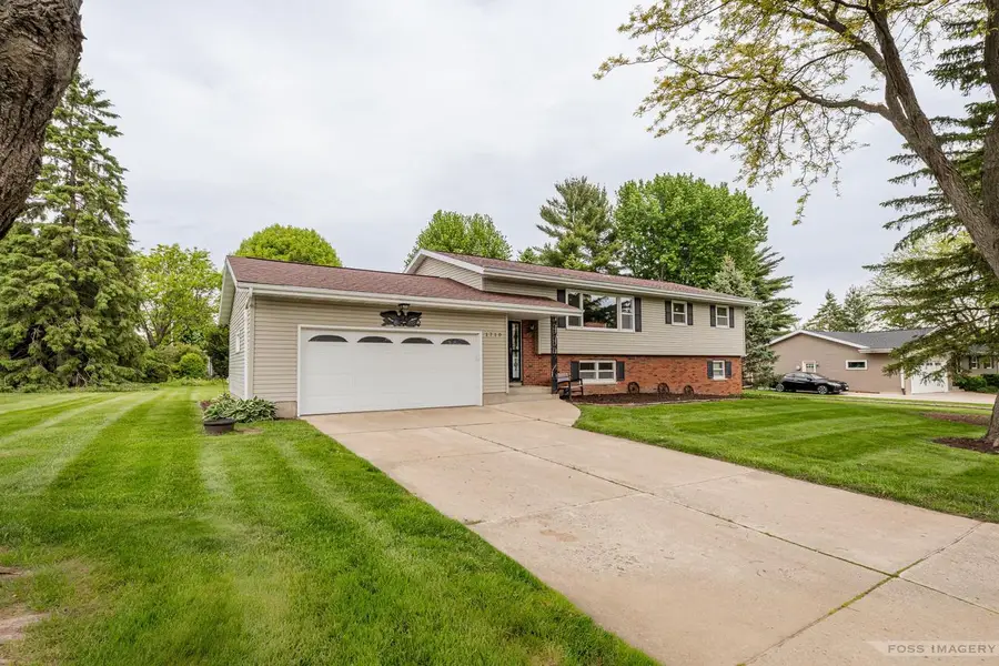1710 Michigan Avenue, Sun Prairie, WI 53590 - #2