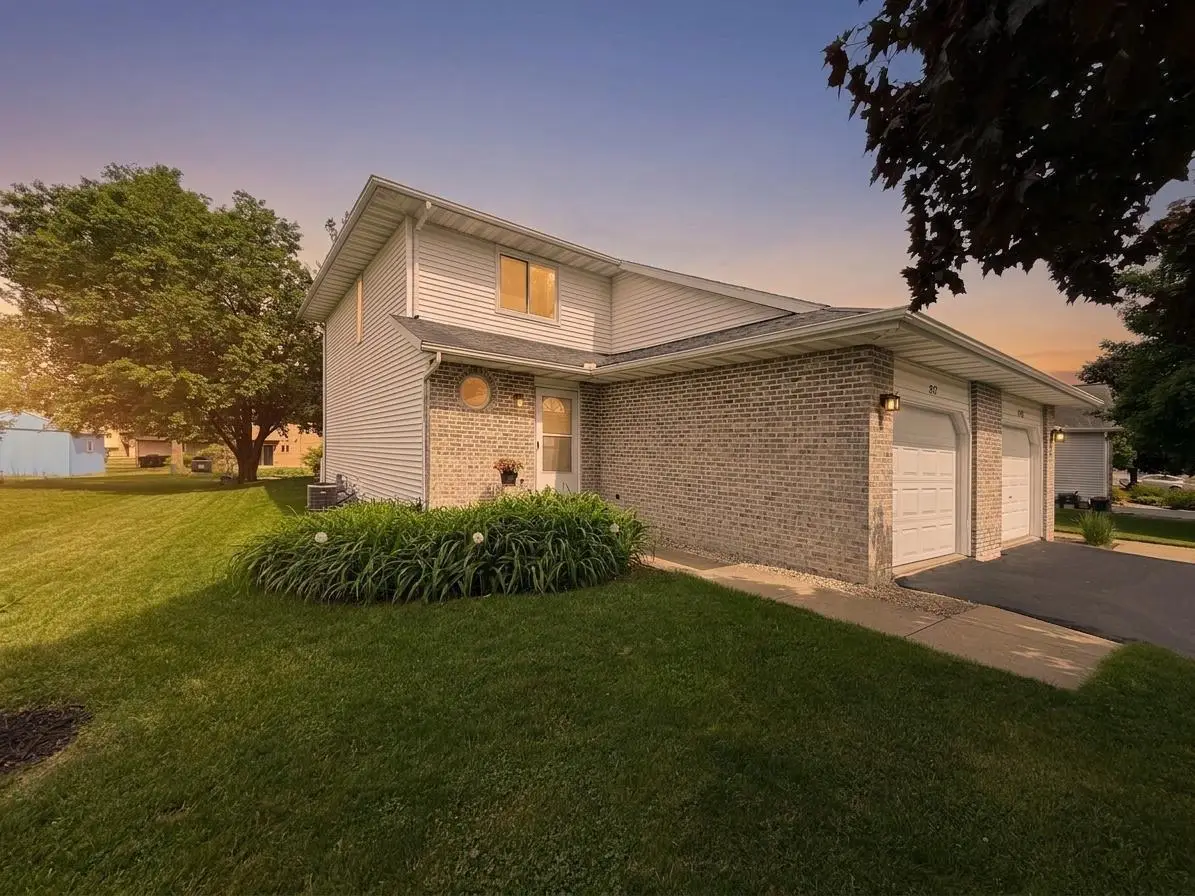 512 Old Indian Trail, Deforest, WI 53532 - #1