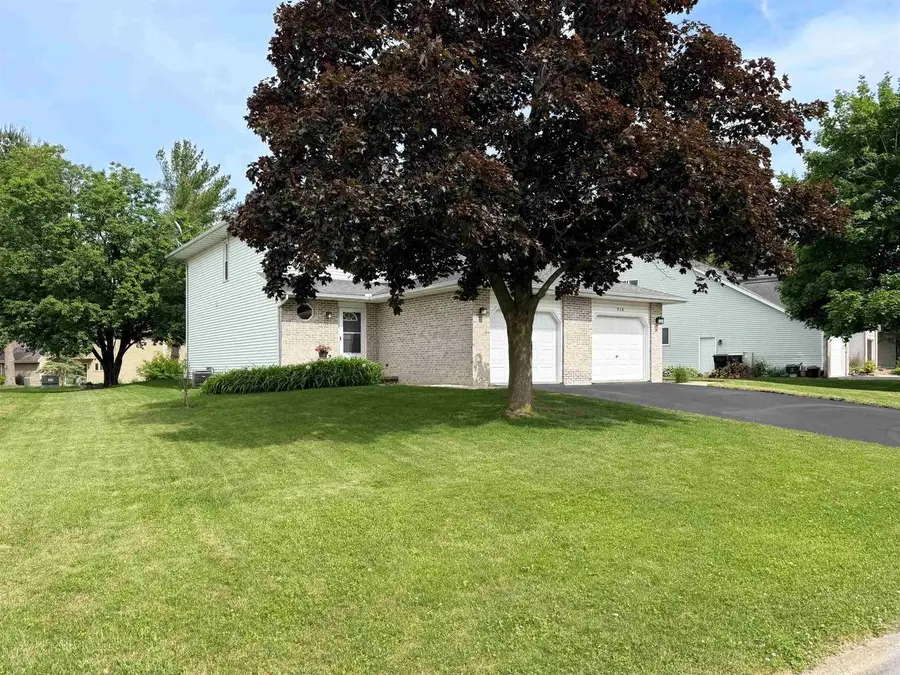 512 Old Indian Trail, Deforest, WI 53532 - #3