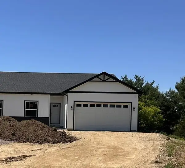 400 Mine Road, Baraboo, WI 53913