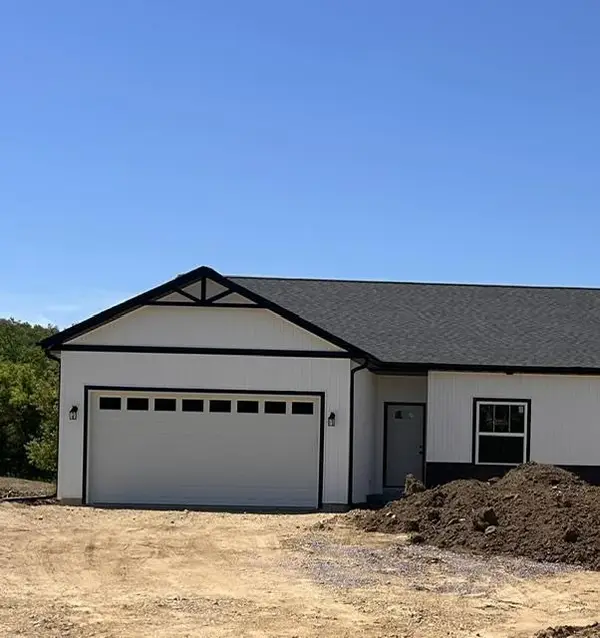 402 Mine Road, Baraboo, WI 53913