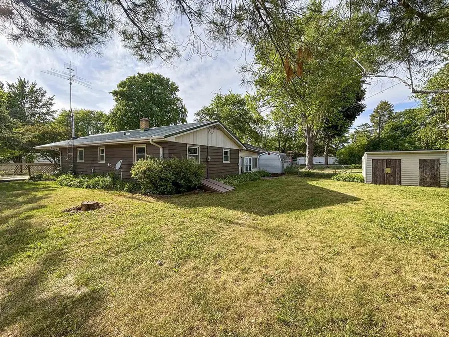 424 S Braun Avenue, Jefferson, WI 53549 - #3