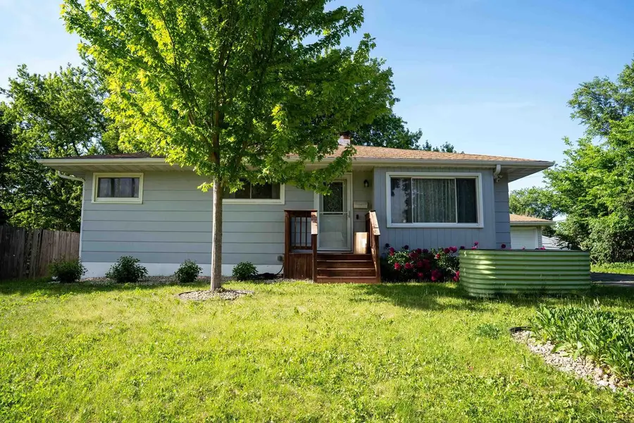 4610 Steinhauer Trail, Madison, WI 53716 - #2