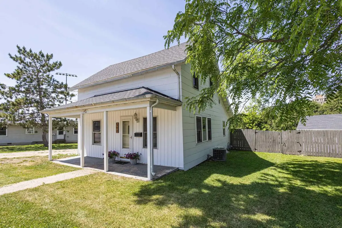560 Southwest Road, Platteville, WI 53818 - #1