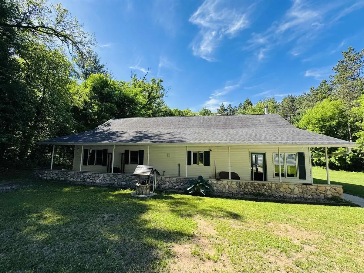 W3591 Twin Lane, Redgranite, WI 54970 - #1