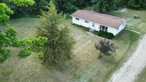 W13940 Beechnut Avenue, Hancock, WI 54943
