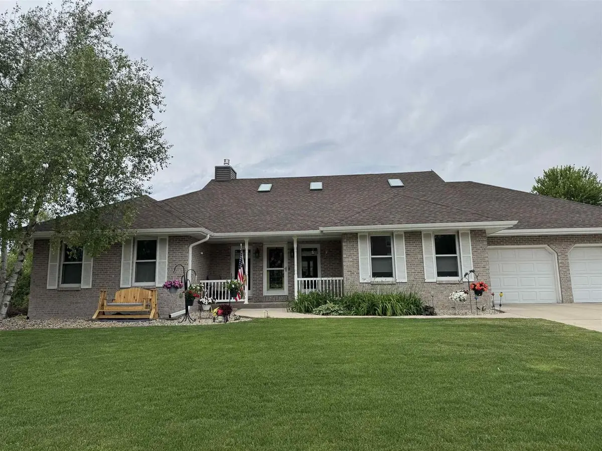 847 Cambridge Drive, Janesville, WI 53548 - #1