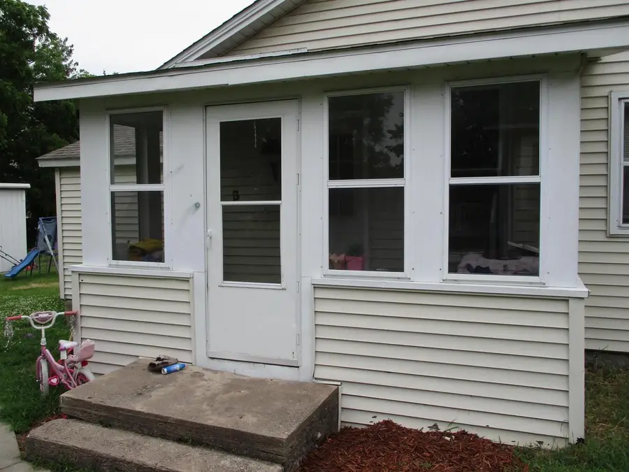 215 S Prairie Street, Prairie Du Chien, WI 53821 - #3