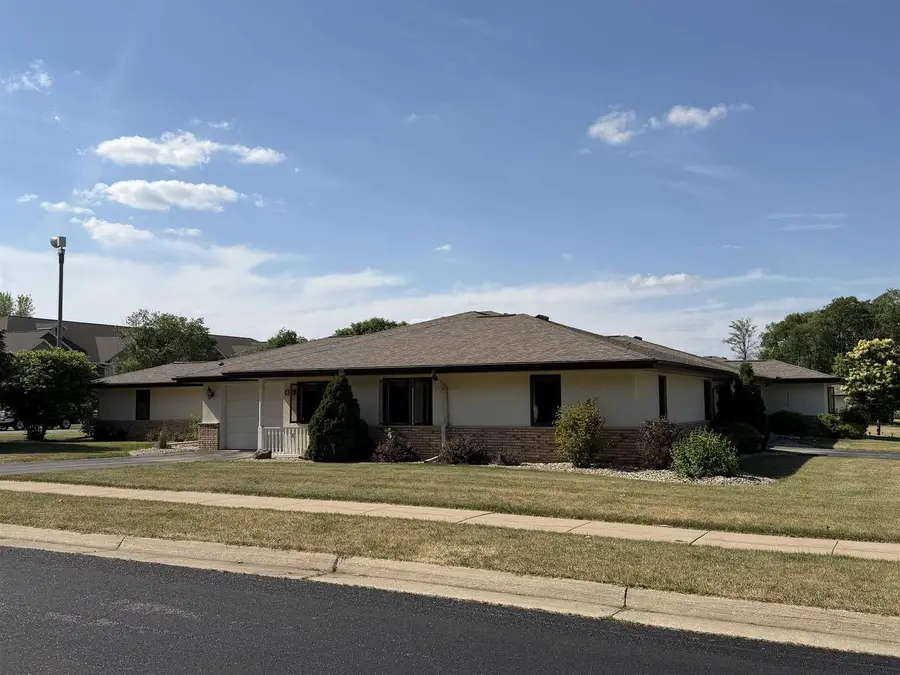 635 W Slifer Street #D, Portage, WI 53901 - #2