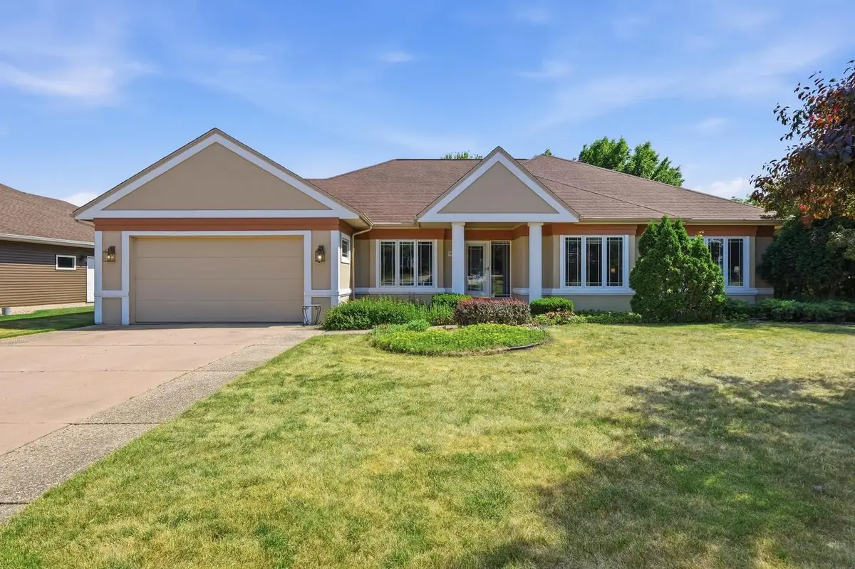 907 Cambridge Drive, Janesville, WI 53548 - #1