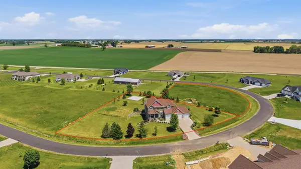 N6350 Tradewinds Circle, Beaver Dam, WI 53916
