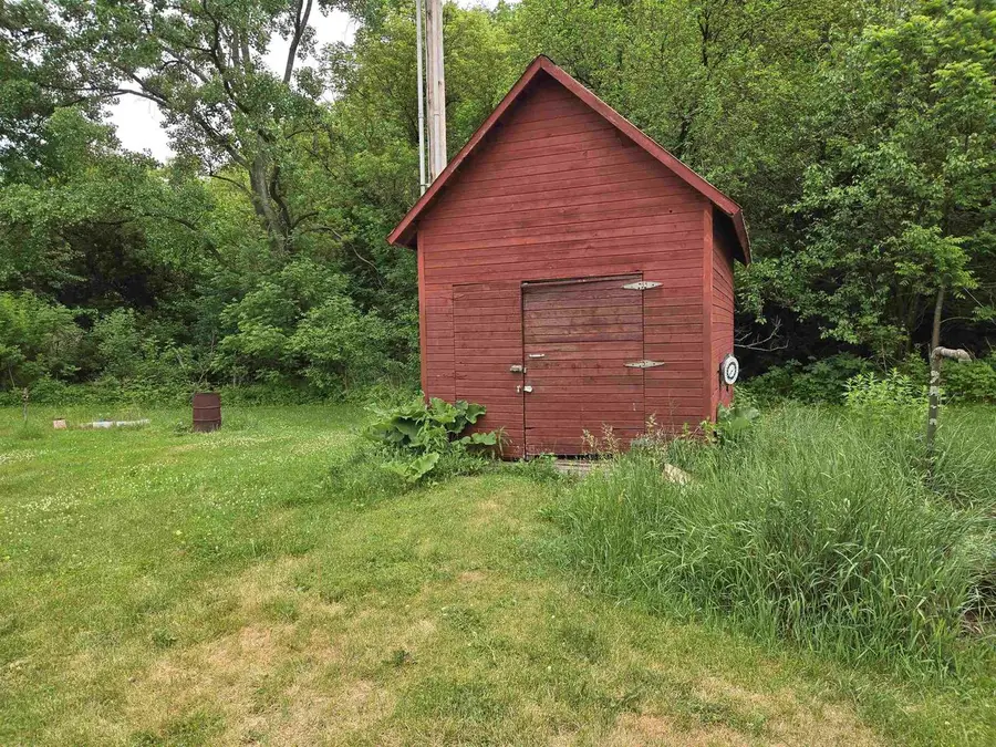 15928 Pine Tree Road, Highland, WI 53543 - #3