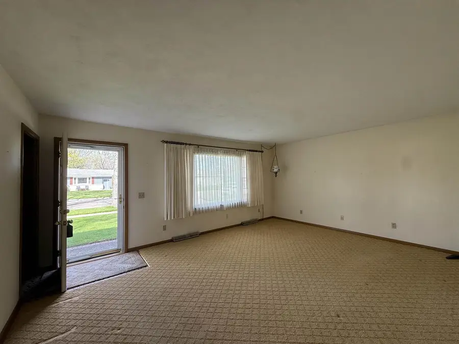 1040 N Sumac Drive, Janesville, WI 53545 - #3