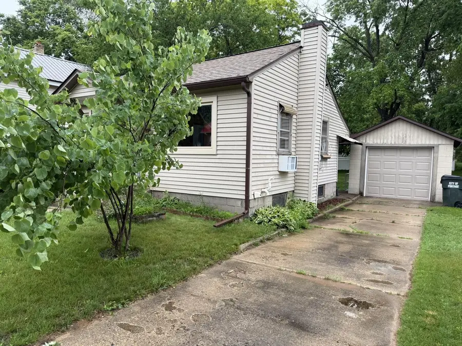 424 E Carroll Street, Portage, WI 53901 - #2