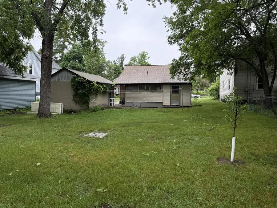 424 E Carroll Street, Portage, WI 53901 - #3