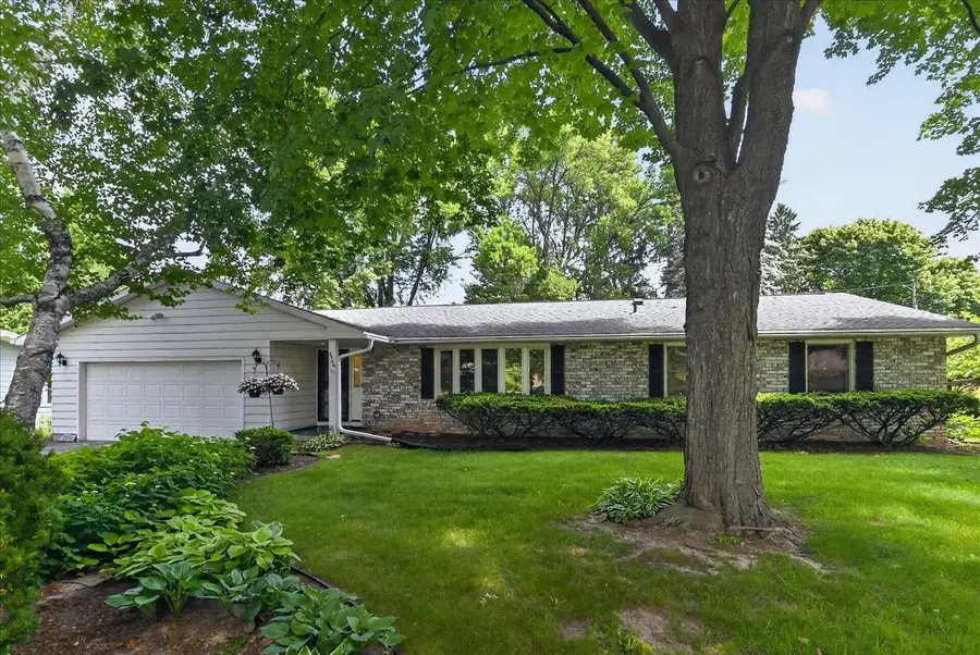 3306 Kingston Drive, Madison, WI 53713 - #2