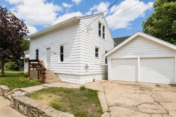 959 6th Street, Beloit, WI 53511