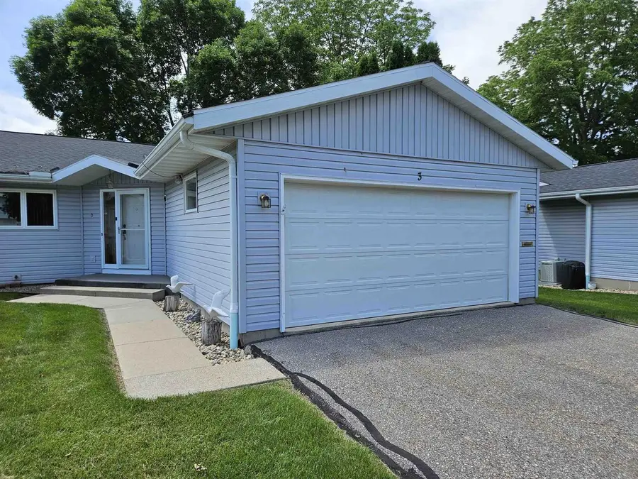 1720 Elizabeth Street, Baraboo, WI 53913 - #2