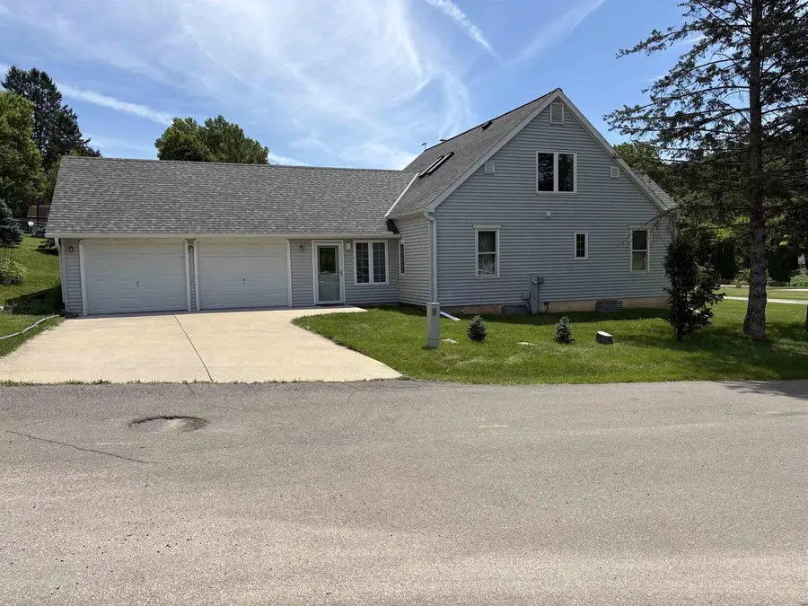 1360 W Seminary Street, Richland Center, WI 53581 - #3