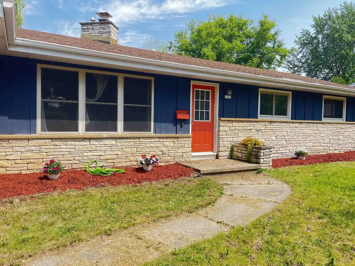 1020 Devonshire Drive, Oshkosh, WI 54902 - #1