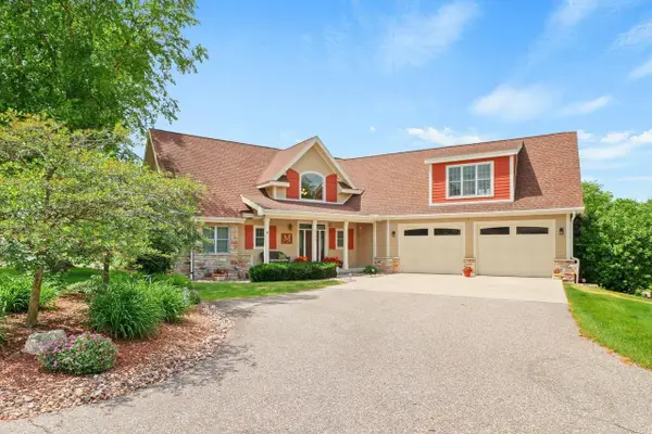 S8749 Waters Edge Way #41, Prairie Du Sac, WI 53578