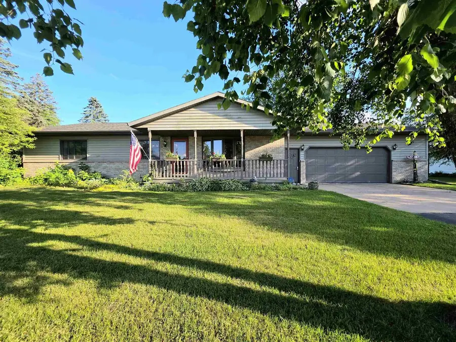 813 W Veterans Street, Tomah, WI 54660 - #2