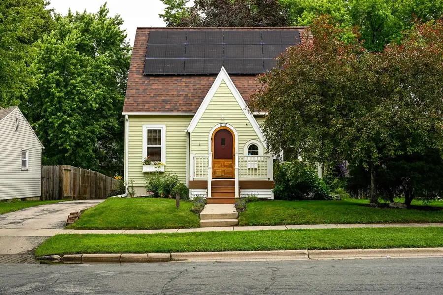 1718 Schlimgen Avenue, Madison, WI 53704 - #2