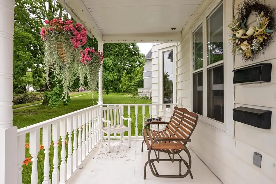 122 N 2nd Street, Mount Horeb, WI 53572 - #2