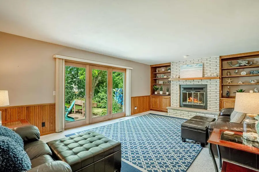 10 LAMPLIGHTER Way, Madison, WI 53714 - #2
