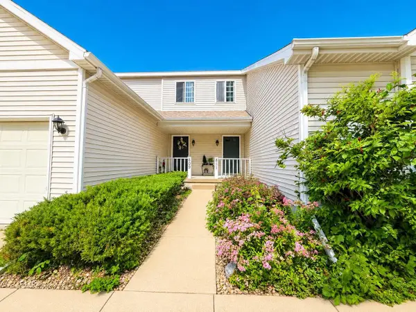 809-811 Vista Ridge Drive, Mount Horeb, WI 53572
