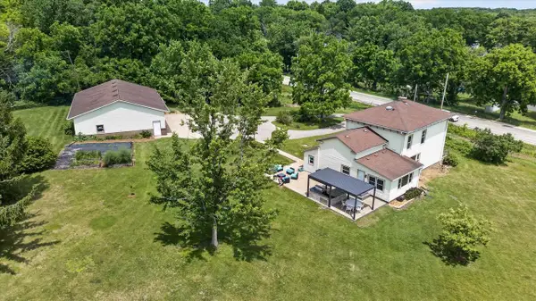 2458 S Madison Road, Beloit, WI 53511