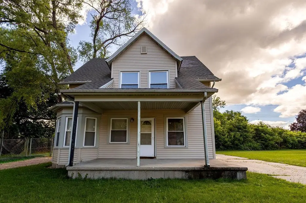 2017 S Nelson Avenue, Beloit, WI 53511 - #1