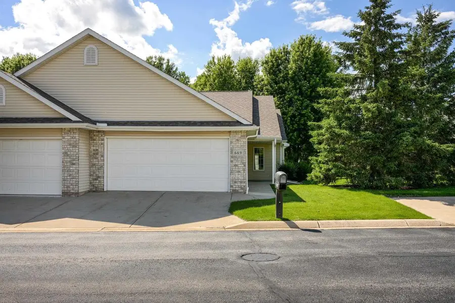 669 Springbrook Circle, Deforest, WI 53532 - #2
