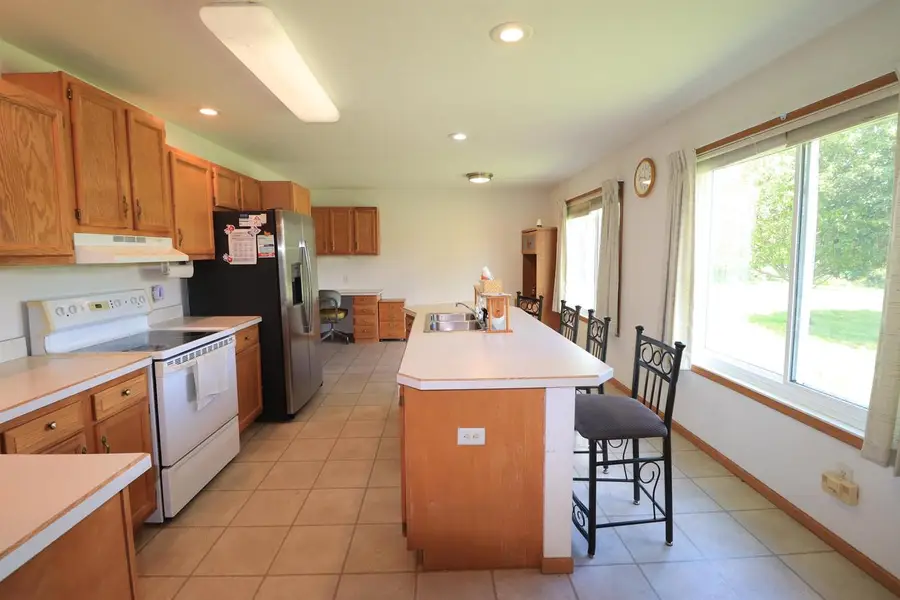 2209 S Ellis Road, Janesville, WI 53548 - #2