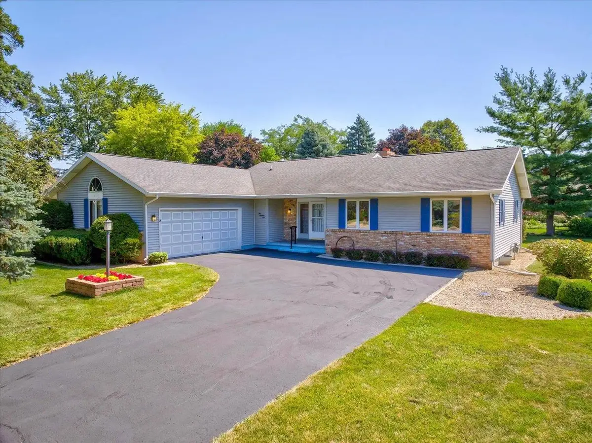 409 Riverwood Bend, Deforest, WI 53532 - #1