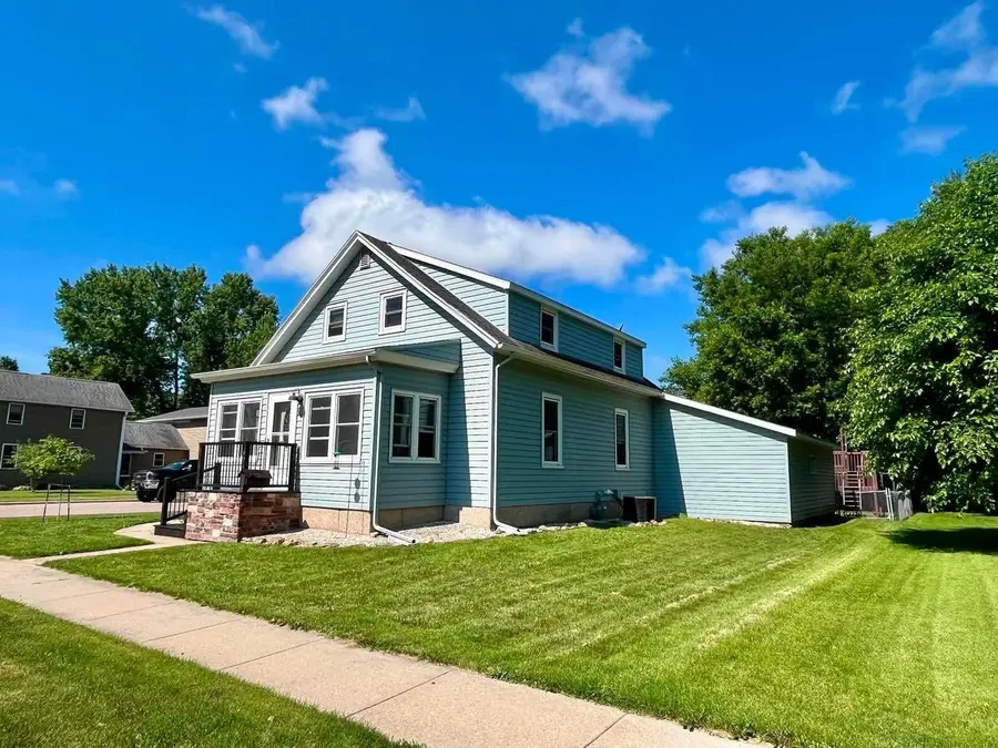 621 Dallas Street, Sauk City, WI 53583 - #3