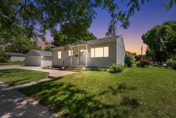 2102 S 99th Street, West Allis, WI 53227