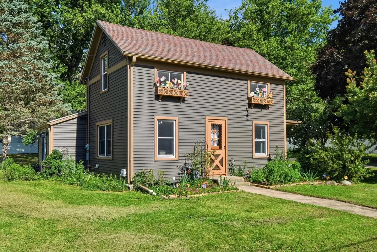 3 E Whitechapel Street, Mazomanie, WI 53560 - #1