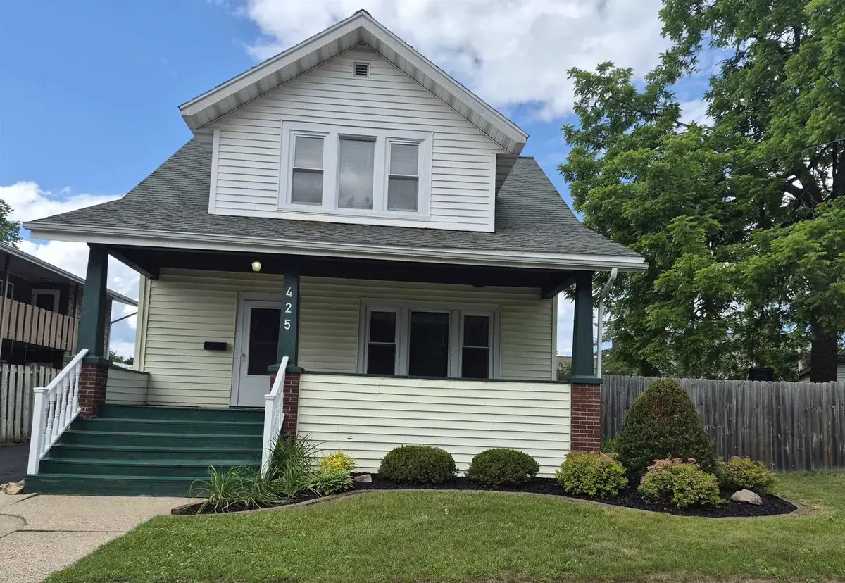 425 5th Street, Reedsburg, WI 53959 - #1