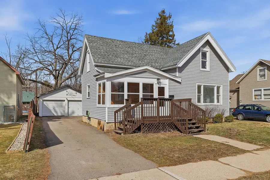 821 N 10th Avenue, Wisconsin Rapids, WI 54495 - #2