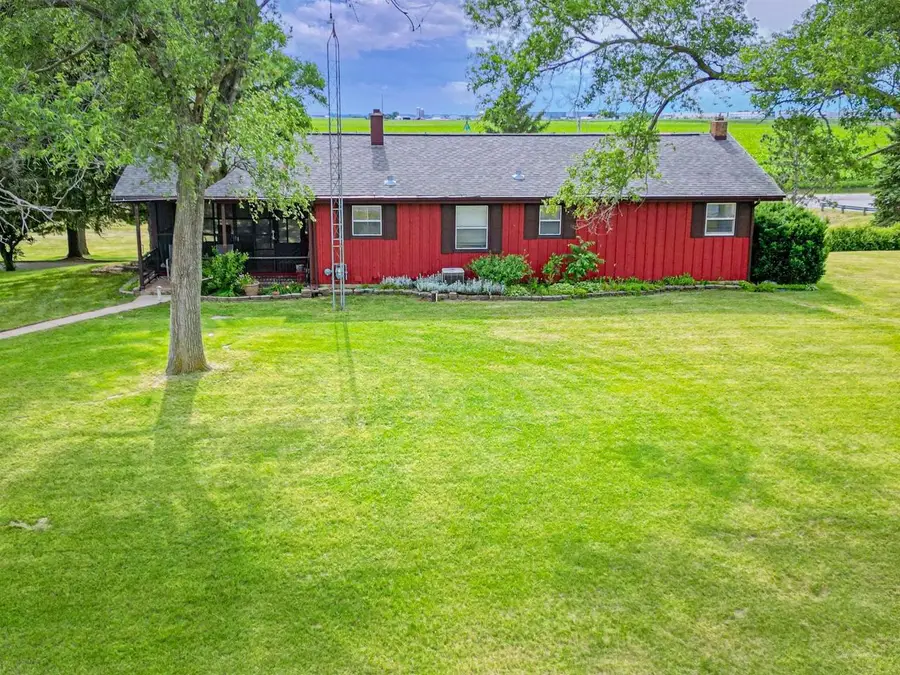 2410 E Oregon Trail, Janesville, WI 53546 - #2