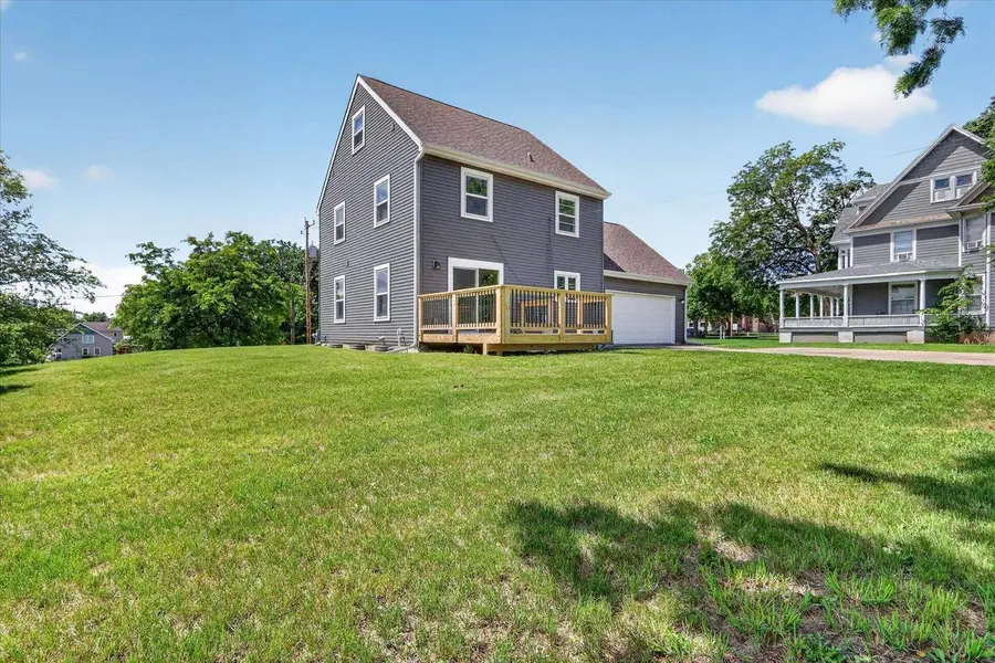 215 Roosevelt Avenue, Beloit, WI 53511 - #2