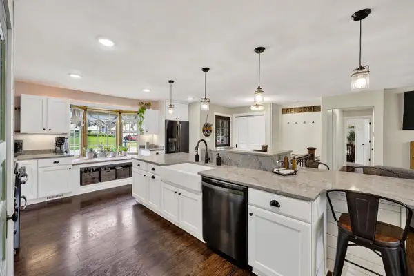 542 Woodview Drive, Sun Prairie, WI 53590
