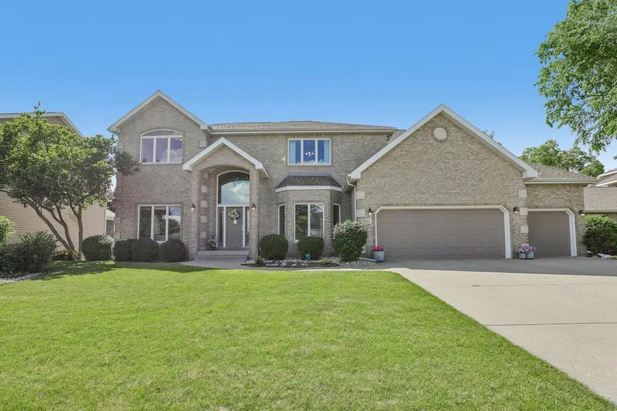 902 N Fairbrook Drive, Waunakee, WI 53597 - #3
