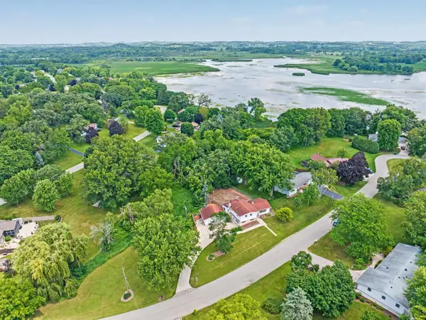 1734 OAKVIEW Drive, Stoughton, WI 53589
