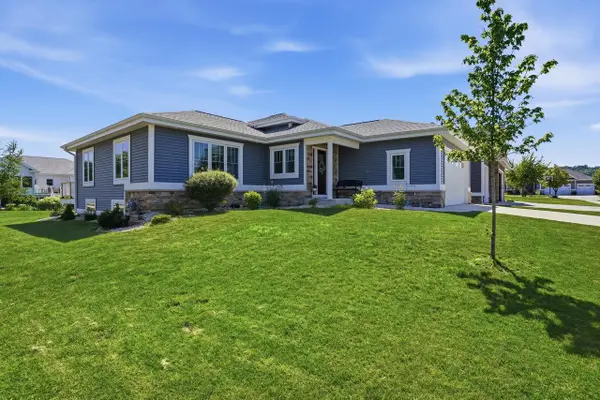 233 Greenway Circle, Deerfield, WI 53531